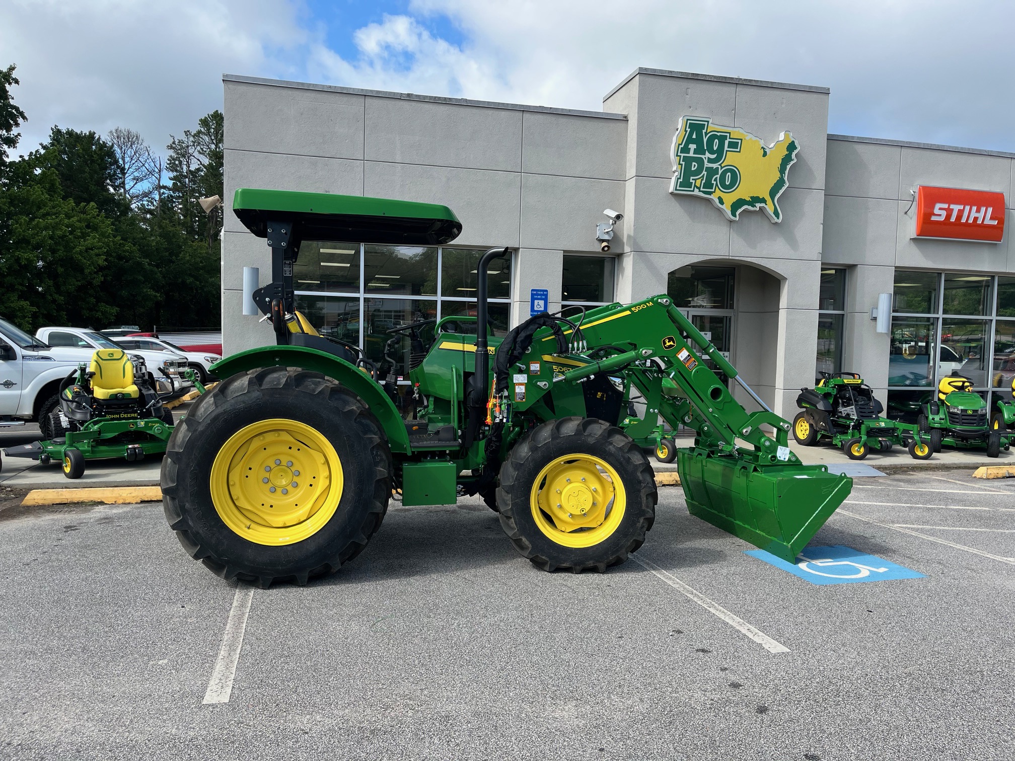 2023 John Deere 5067E Image 1