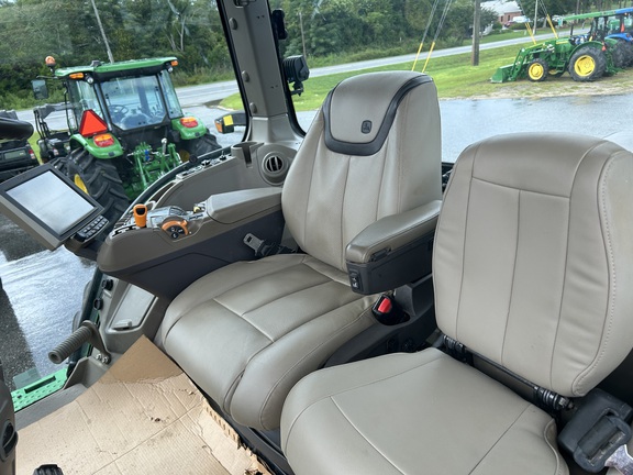 2023 John Deere 8R 370 Photo 8