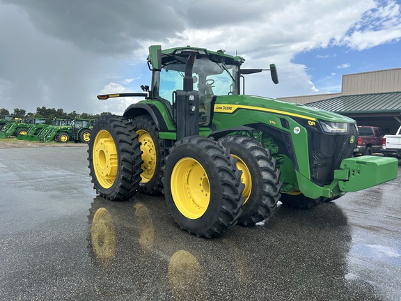 2023 John Deere 8R 370 Photo 2