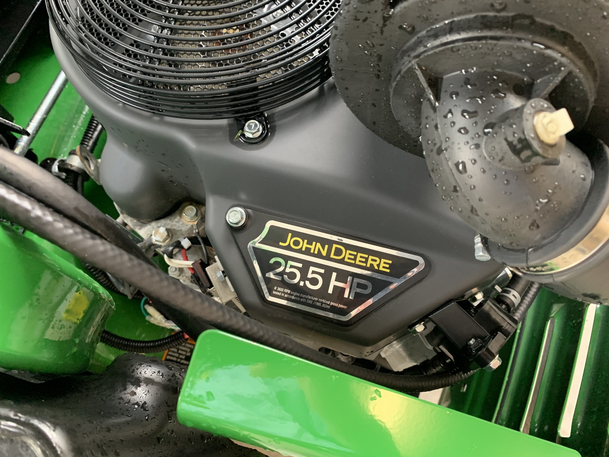 2025 John Deere Z930M Image 3