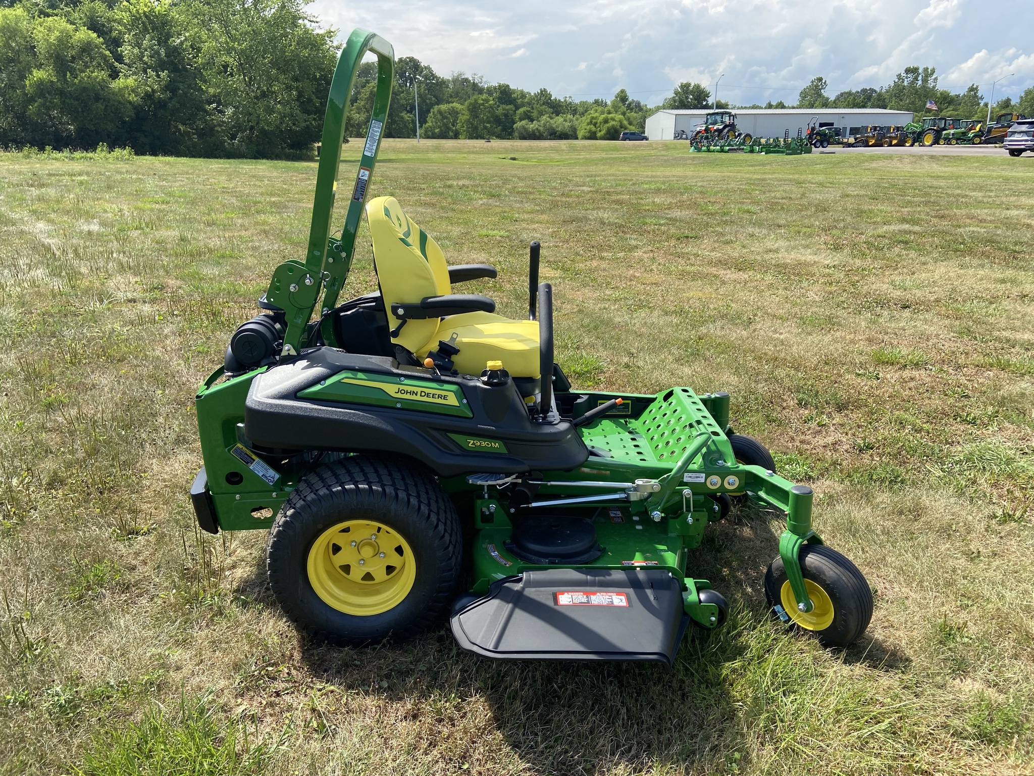 2025 John Deere Z930M Image 5