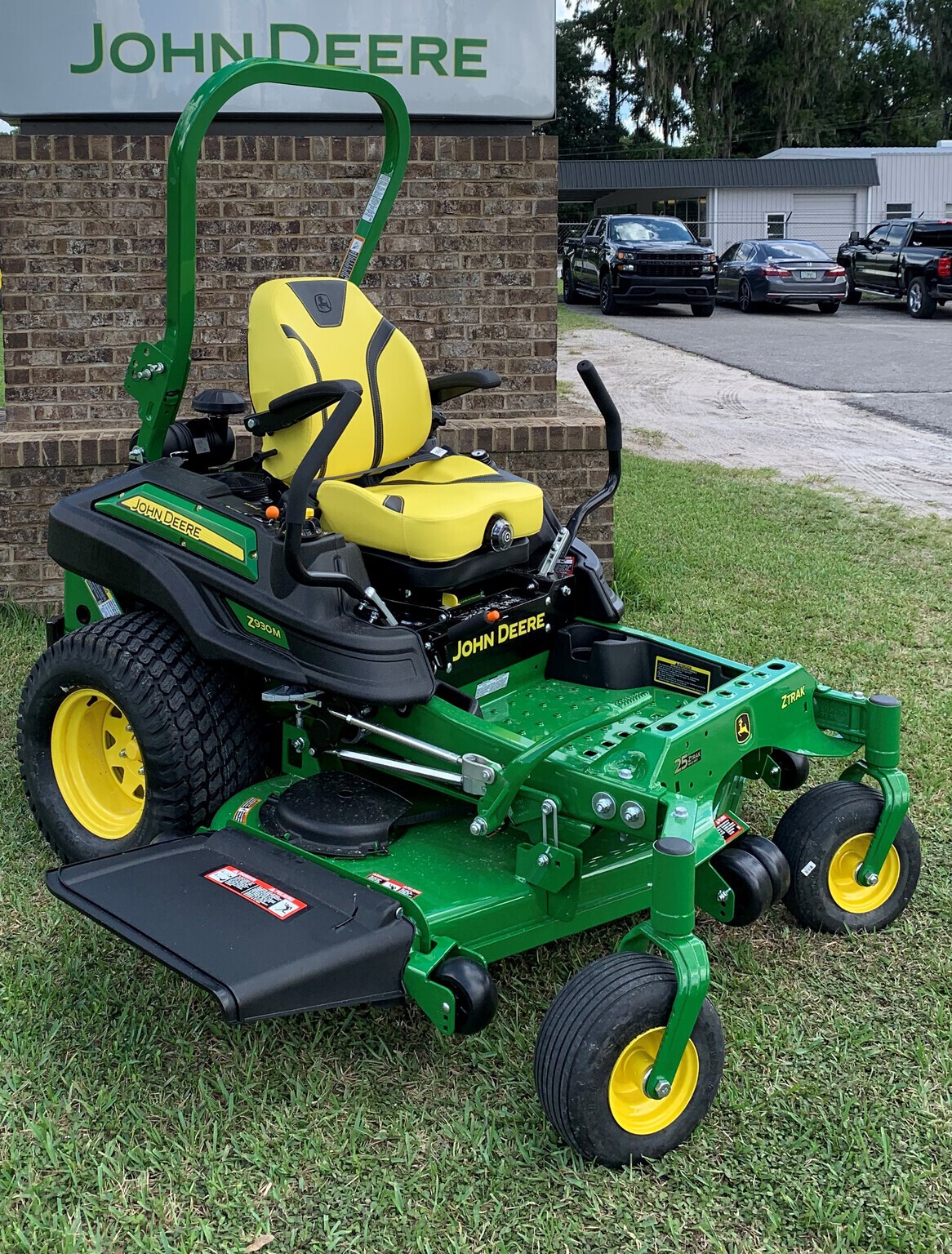 2025 John Deere Z930M Image 1