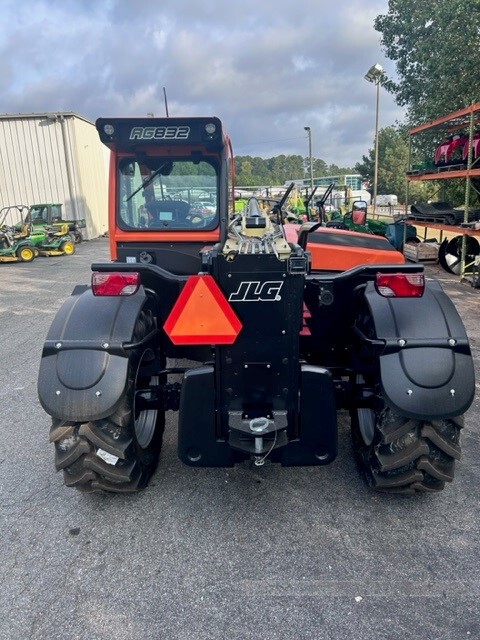 2024 JLG AG832 Image 6