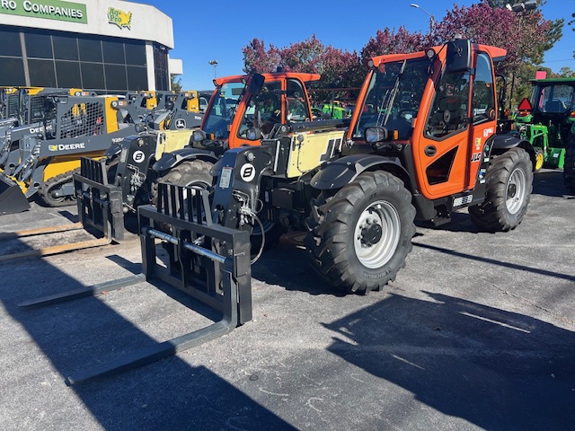 2024 JLG AG832 Image 5
