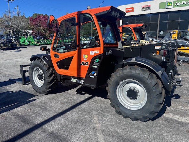2024 JLG AG832 Image 4