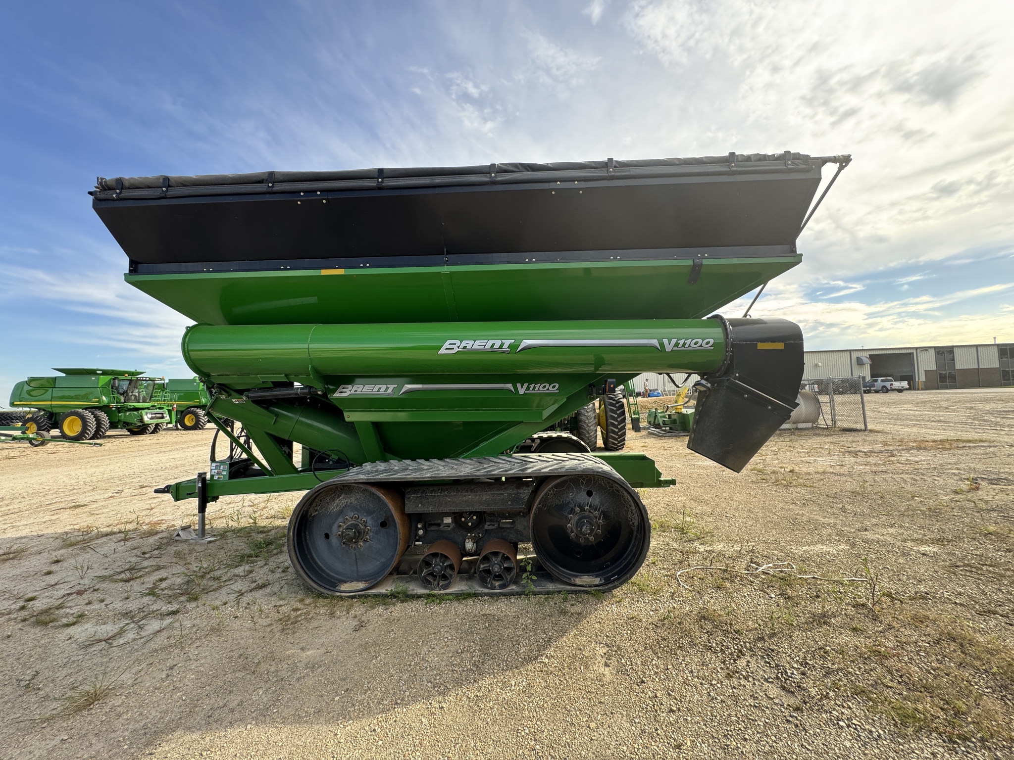  2017 Brent V1100 at Heritage Tractor in Mendota, IL