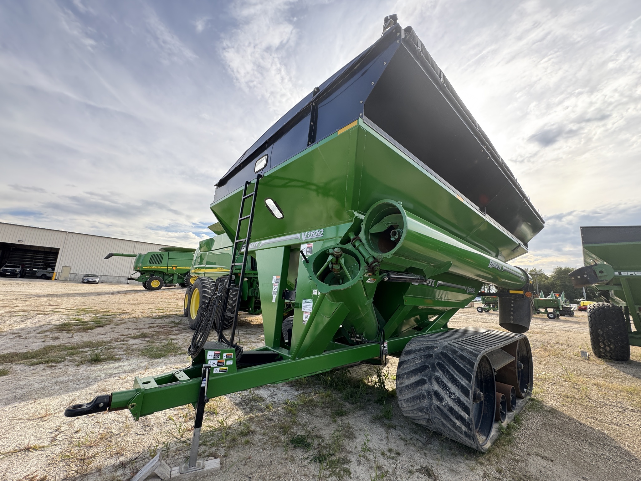  2017 Brent V1100 at Heritage Tractor in Mendota, IL