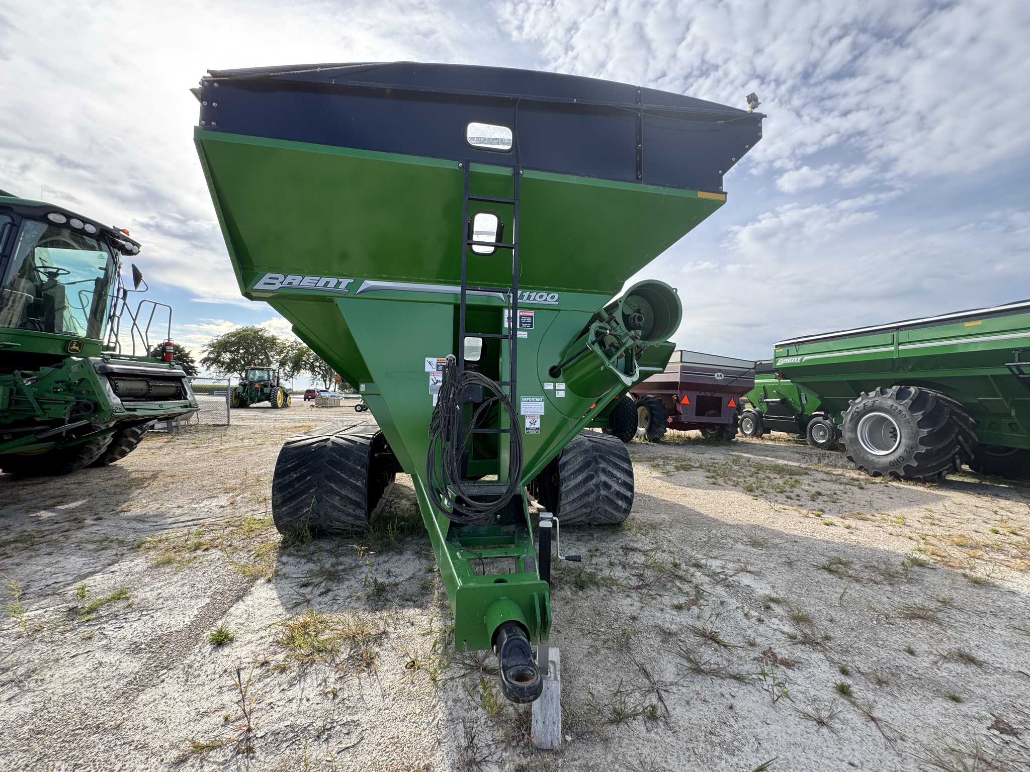  2017 Brent V1100 at Heritage Tractor in Mendota, IL