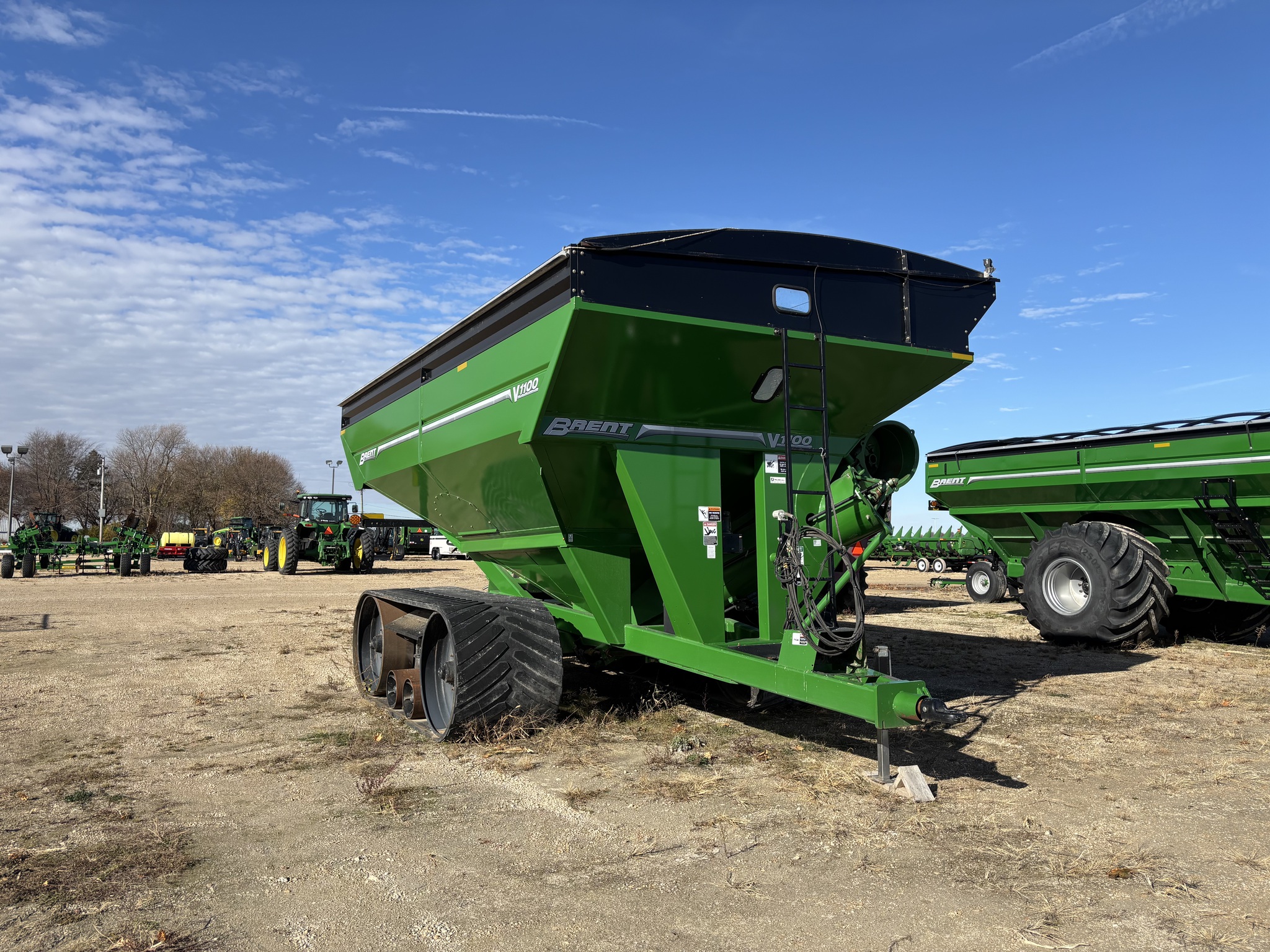  2017 Brent V1100 at Heritage Tractor in Mendota, IL
