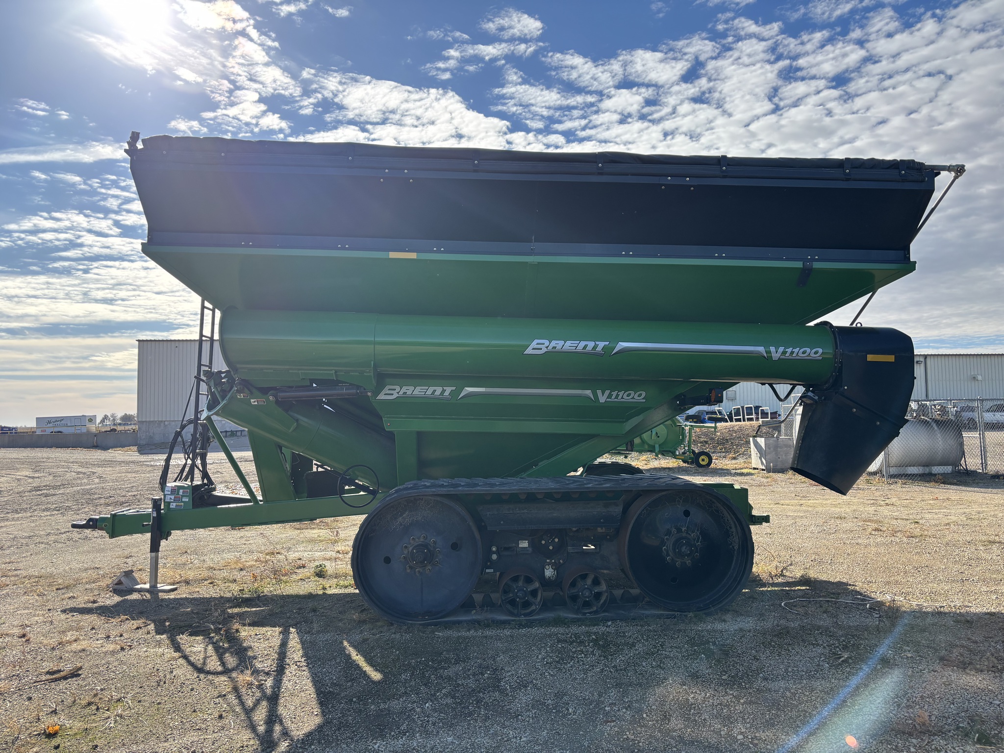  2017 Brent V1100 at Heritage Tractor in Mendota, IL