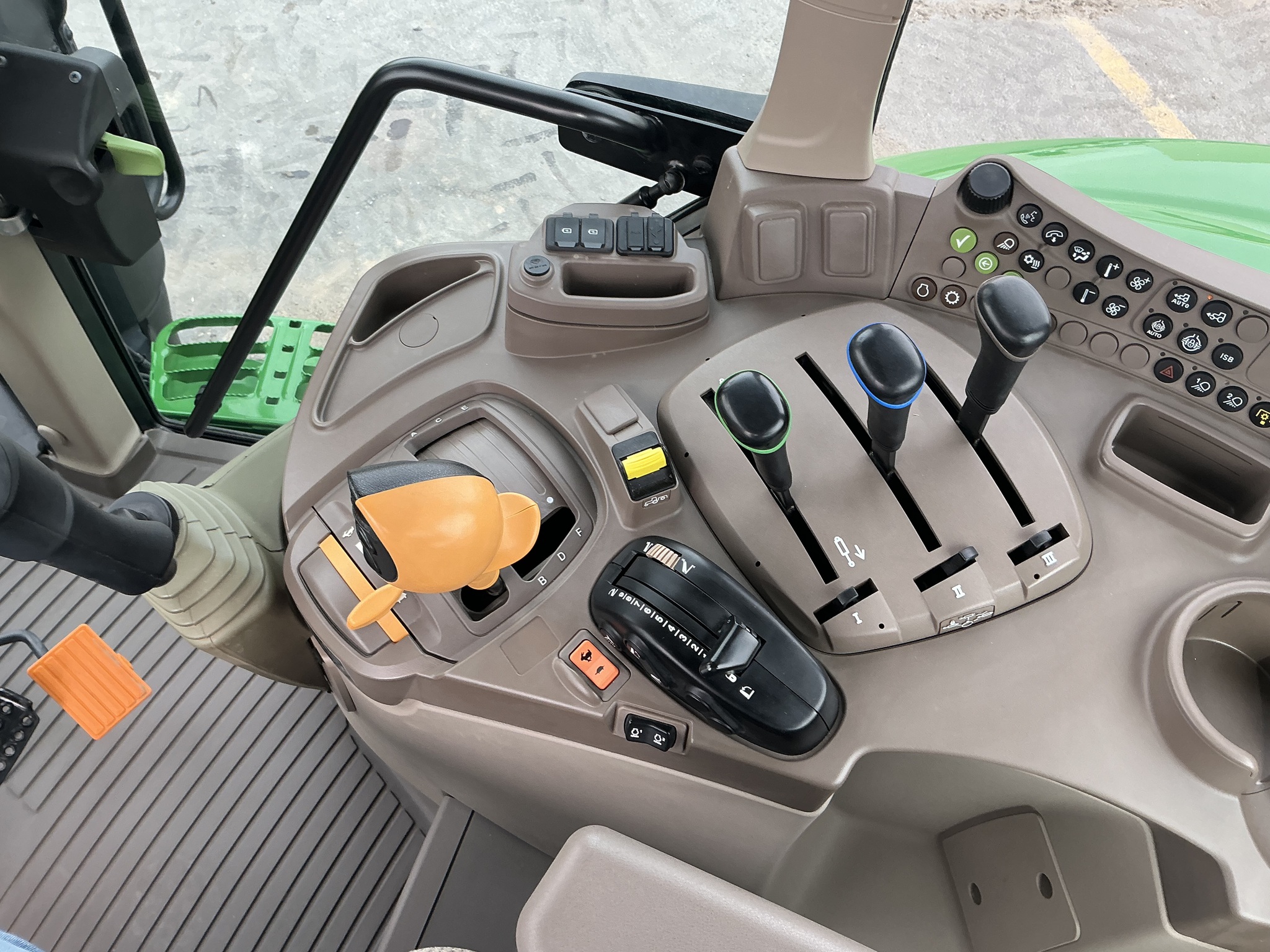 2024 John Deere 6130M Image 31