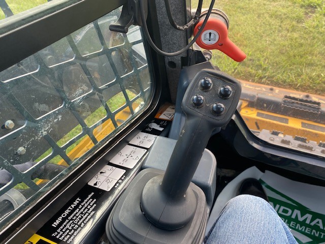 2023 John Deere 333G Image 11