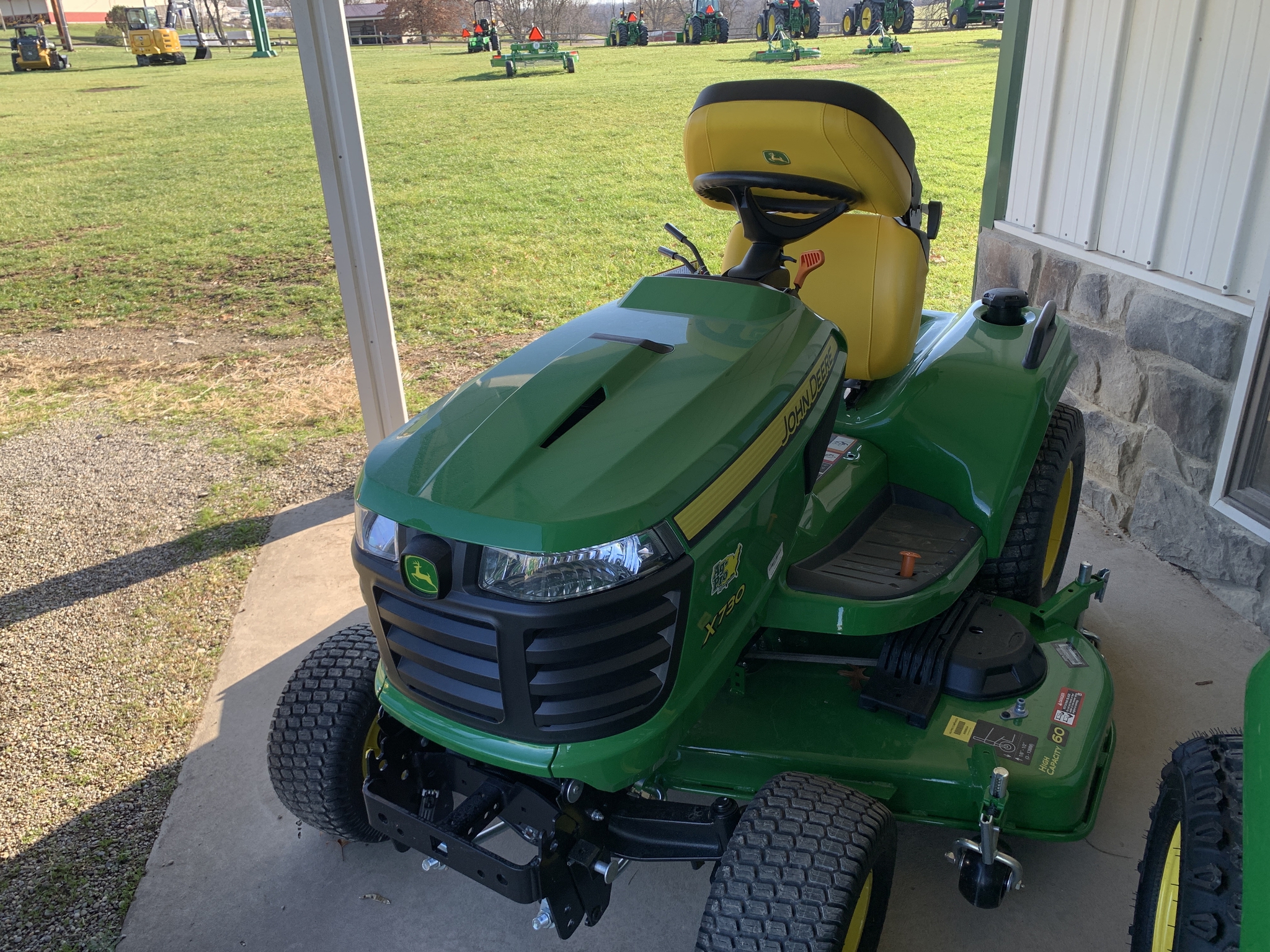 John Deere X730 Image 2