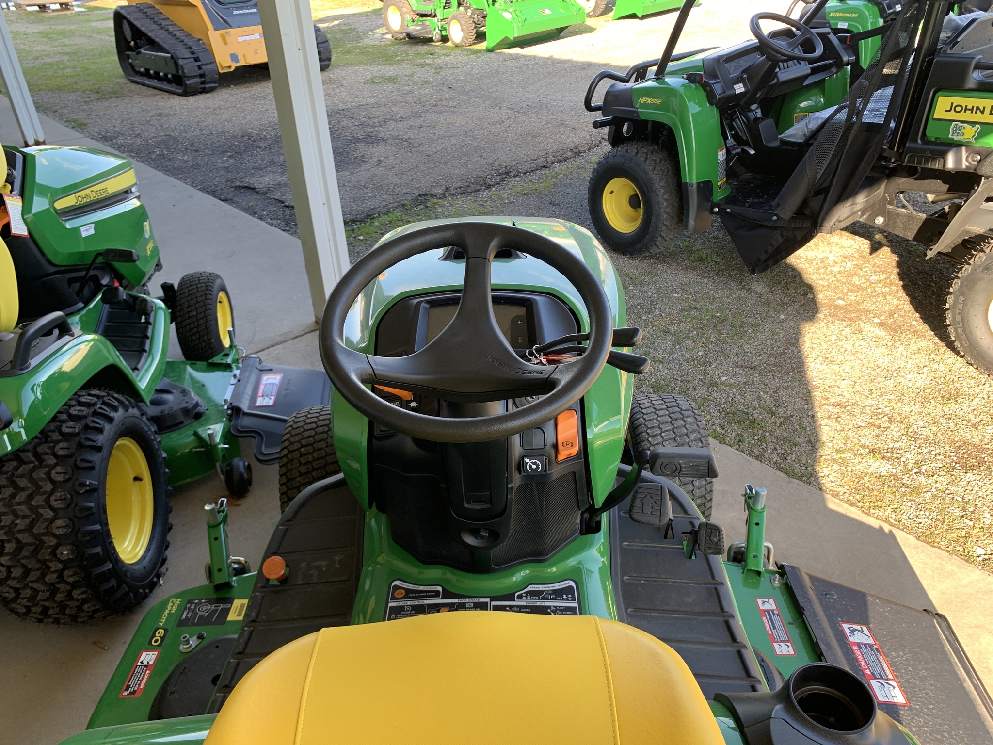 John Deere X730 Image 1