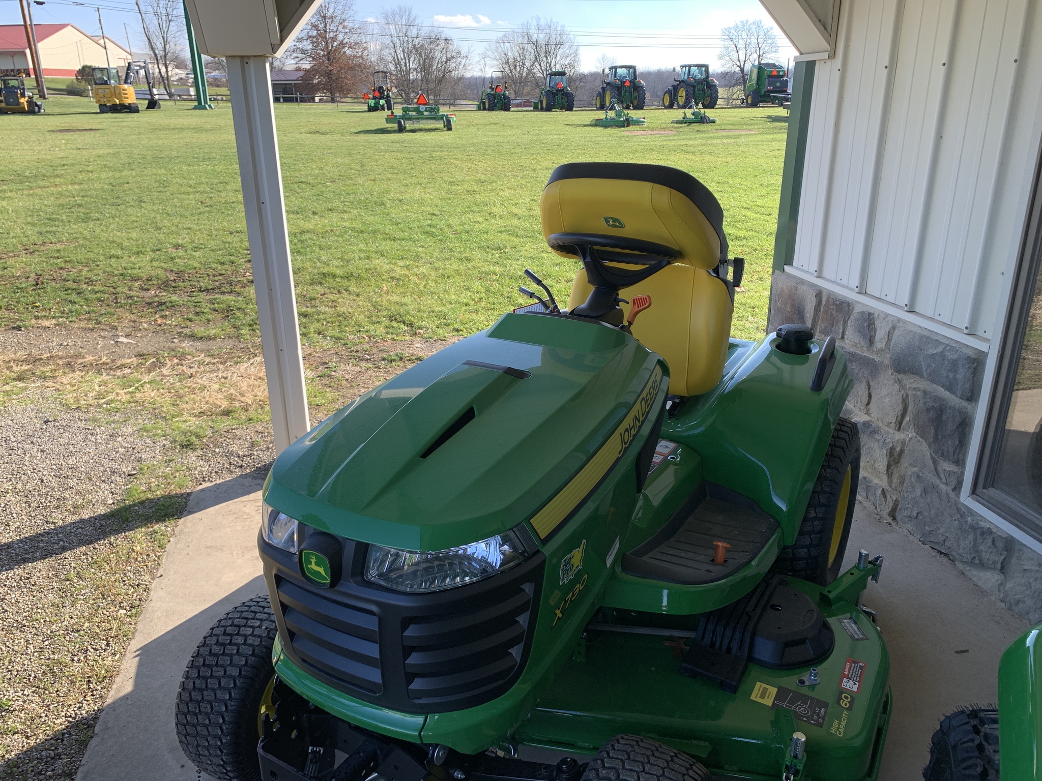 John Deere X730 Image 3