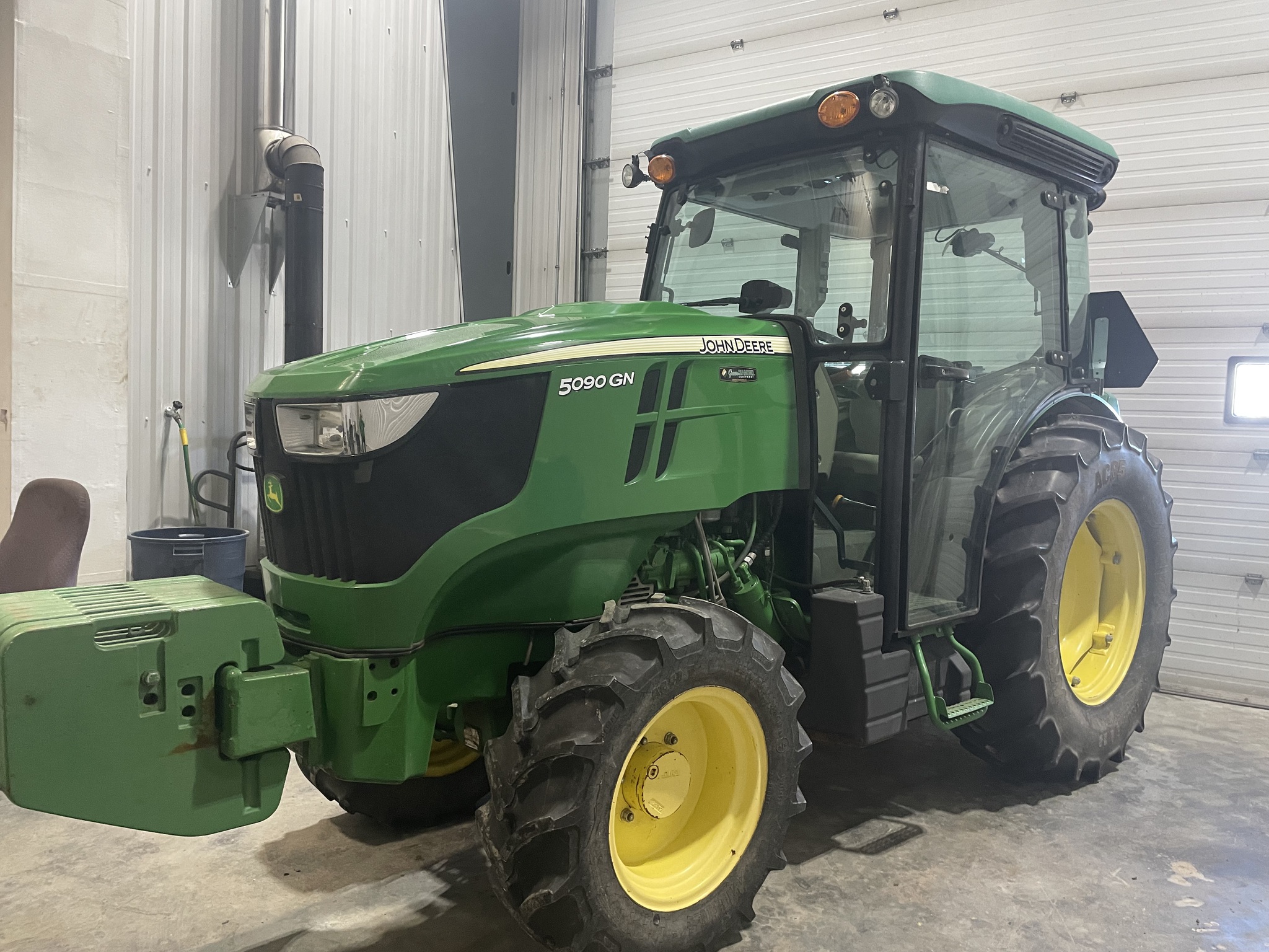 2017 John Deere 5090GN Image 6