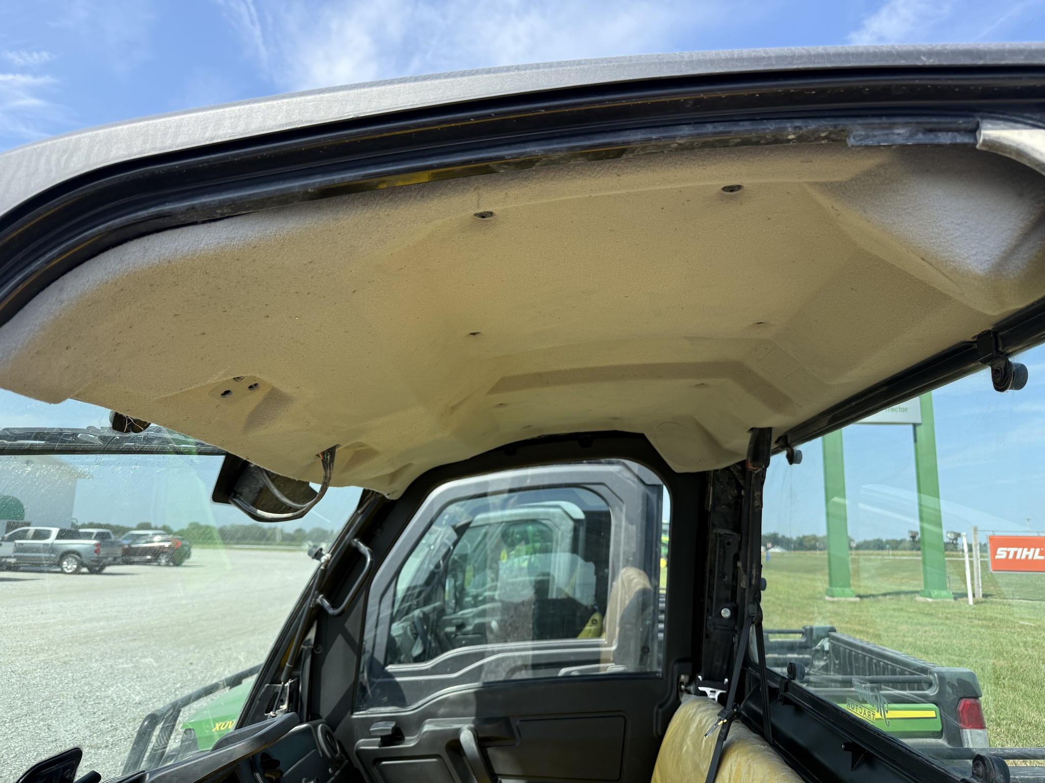  2022 John Deere XUV 835M at Heritage Tractor in Carthage, IL