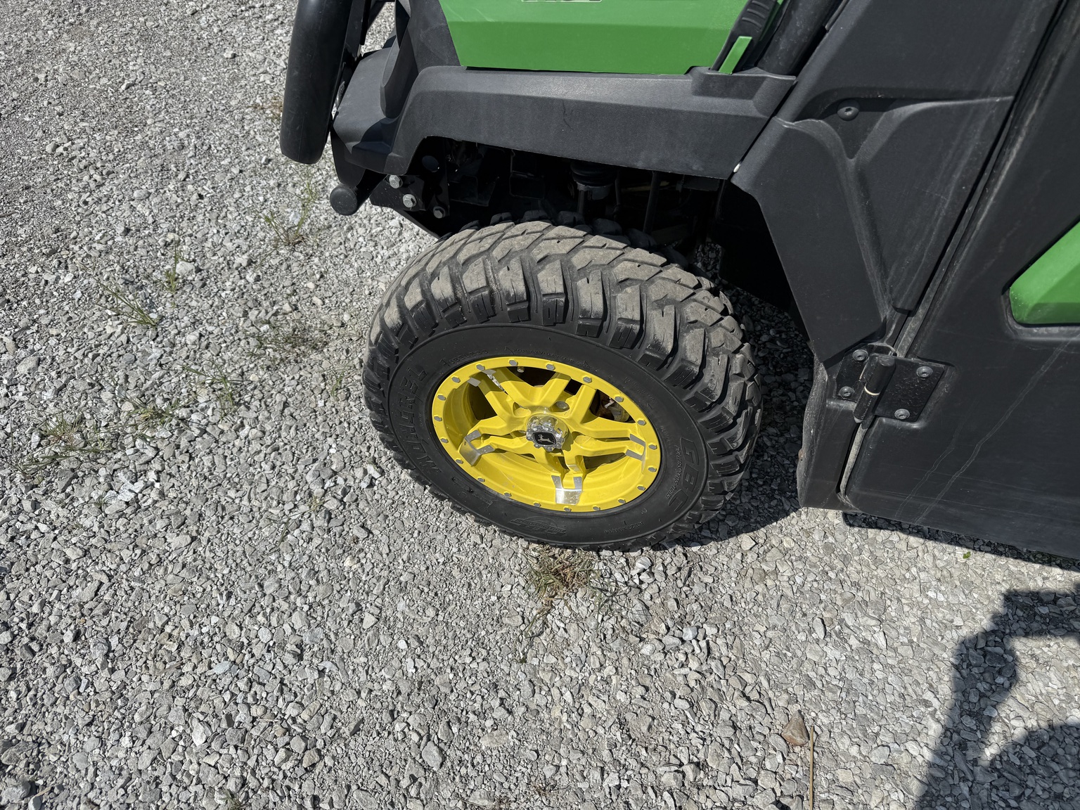  2022 John Deere XUV 835M at Heritage Tractor in Carthage, IL