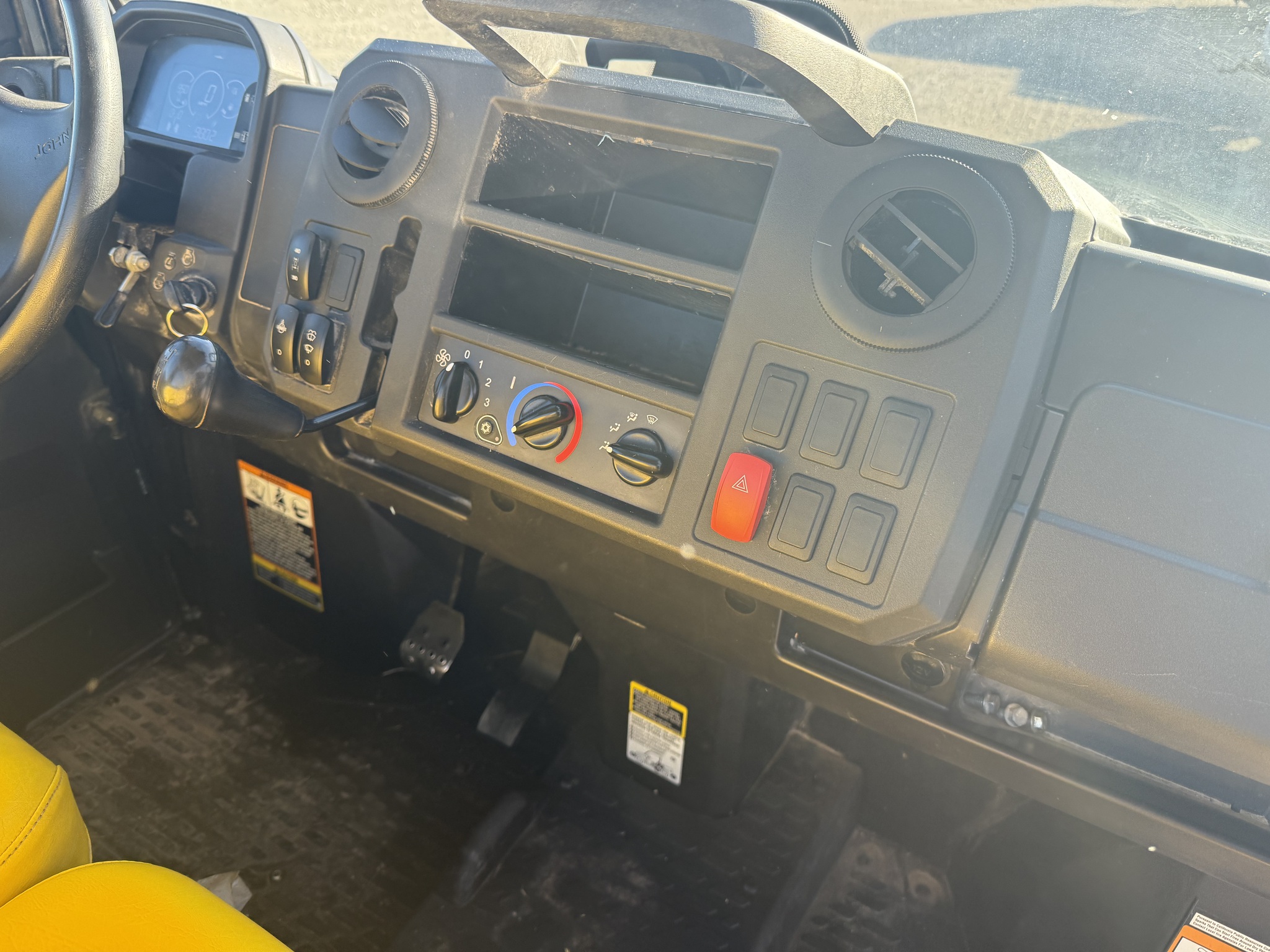  2022 John Deere XUV 835M at Heritage Tractor in Carthage, IL