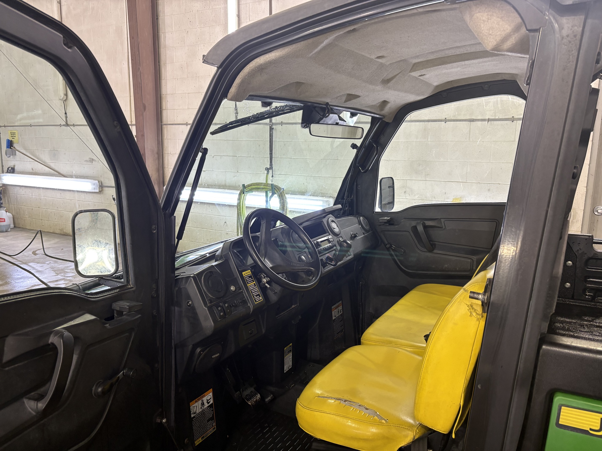 2018 John Deere XUV 865M Image 8