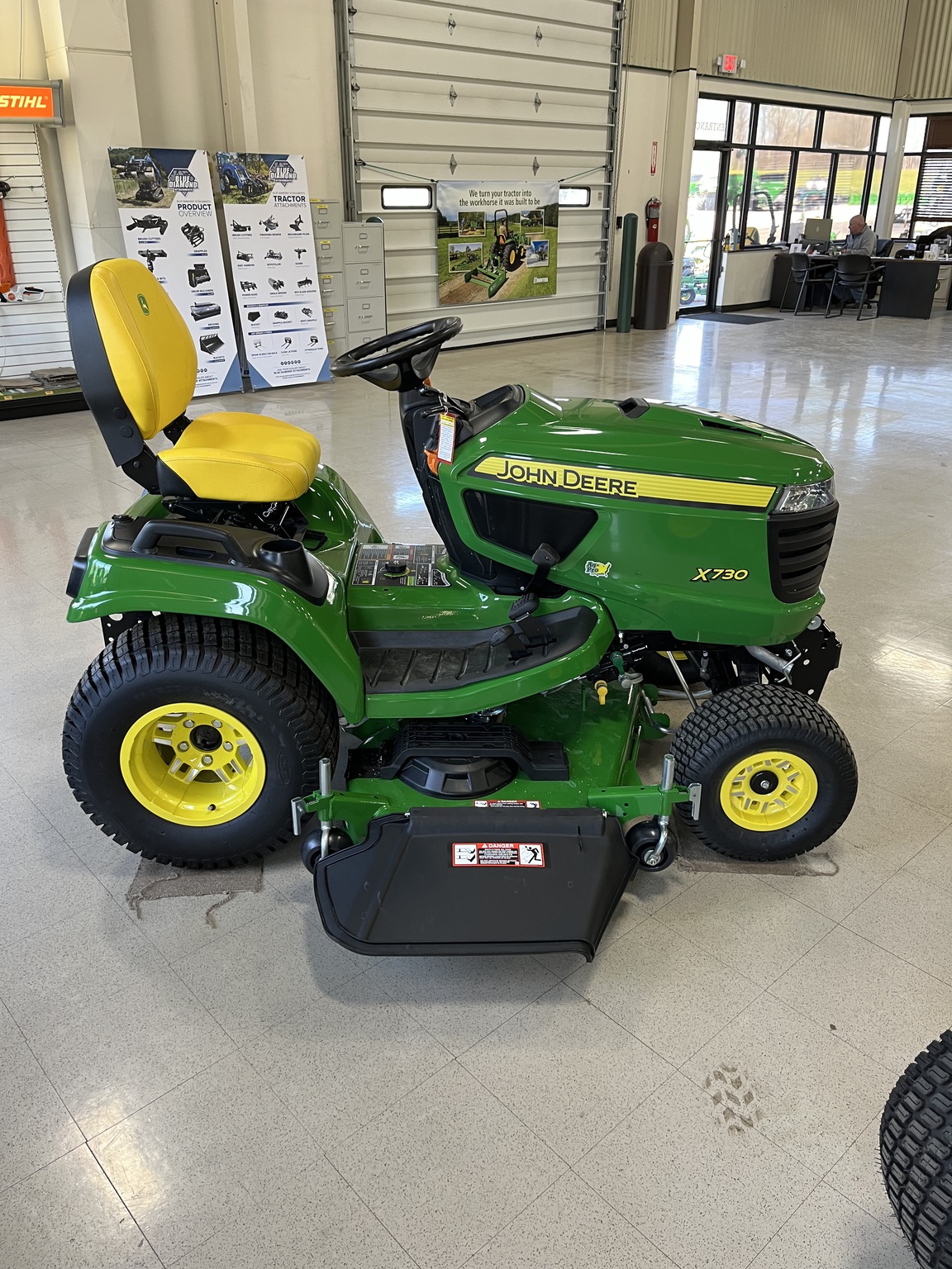 2024 John Deere X730 Image 6