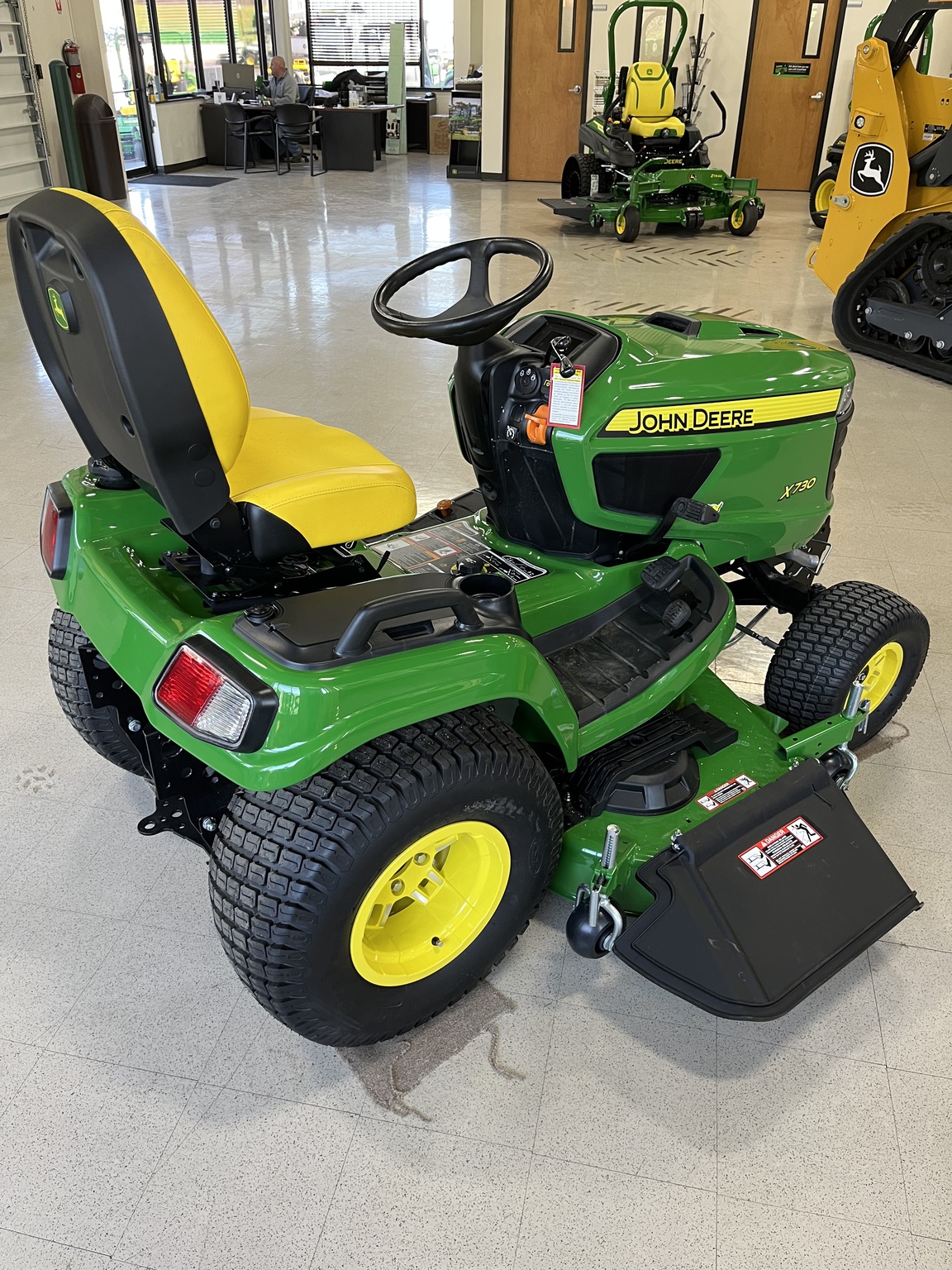 2024 John Deere X730 Image 5