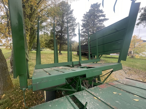 Used 1970 New Holland 1037 Bale Wagons at Horizon Ag & Turf in Warburg, AB - Photo4