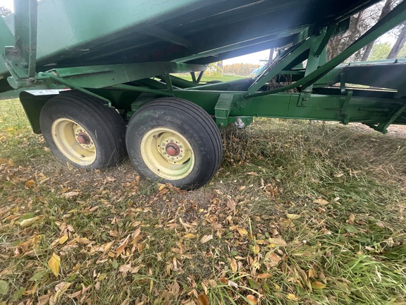 Used 1970 New Holland 1037 Bale Wagons at Horizon Ag & Turf in Warburg, AB - Photo5