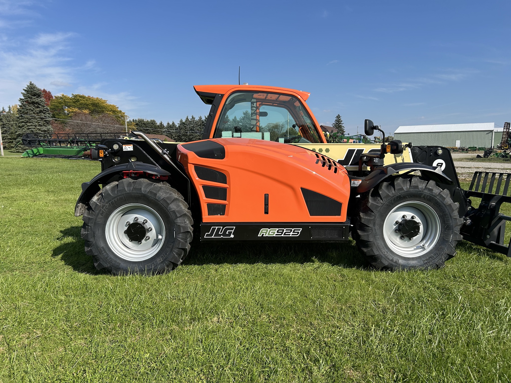 2024 JLG AG925 Image 3