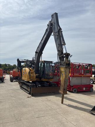 Photo of a 2022 John Deere 135G