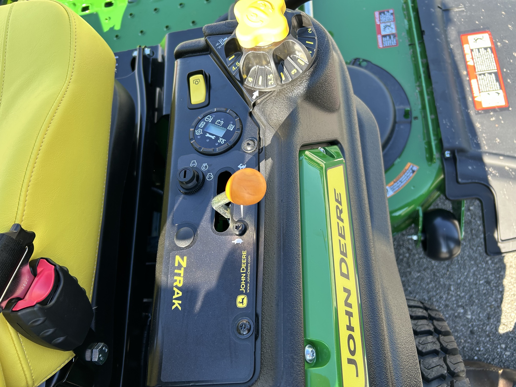 2025 John Deere Z994R Image 7