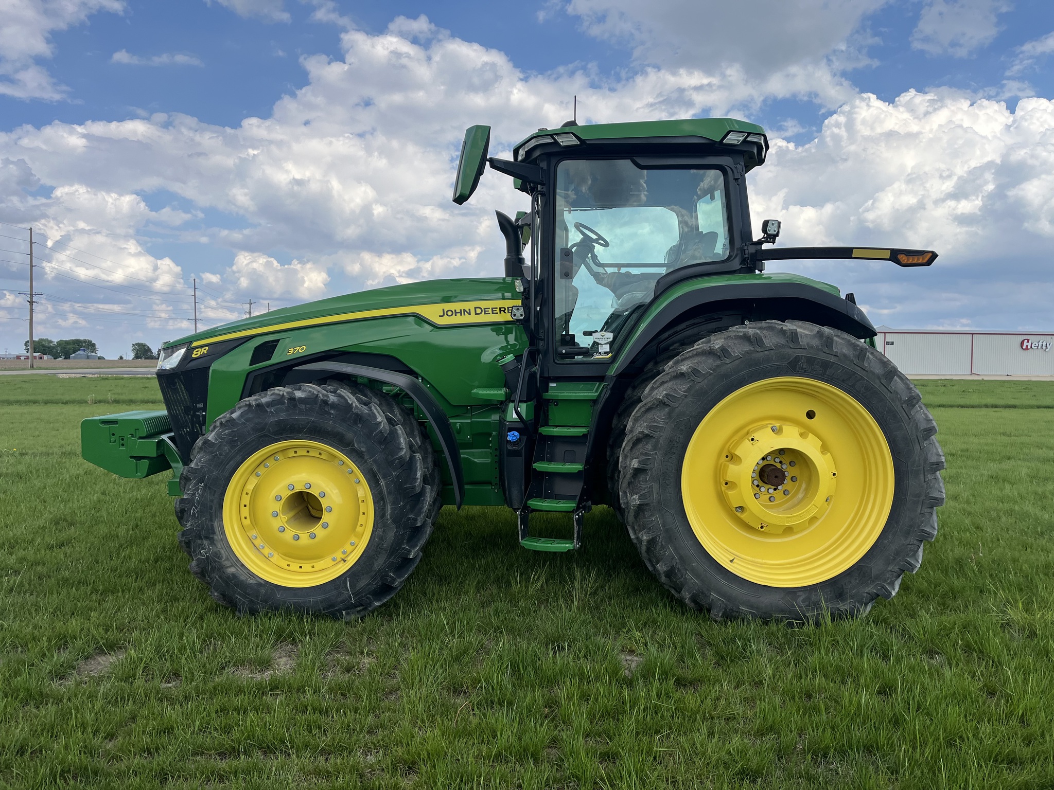  2023 John Deere 8R 370 at Heritage Tractor in Princeton, IL