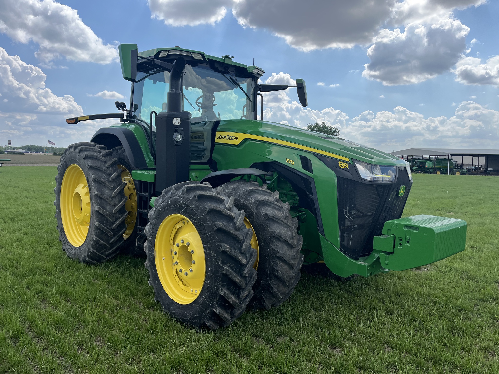  2023 John Deere 8R 370 at Heritage Tractor in Princeton, IL
