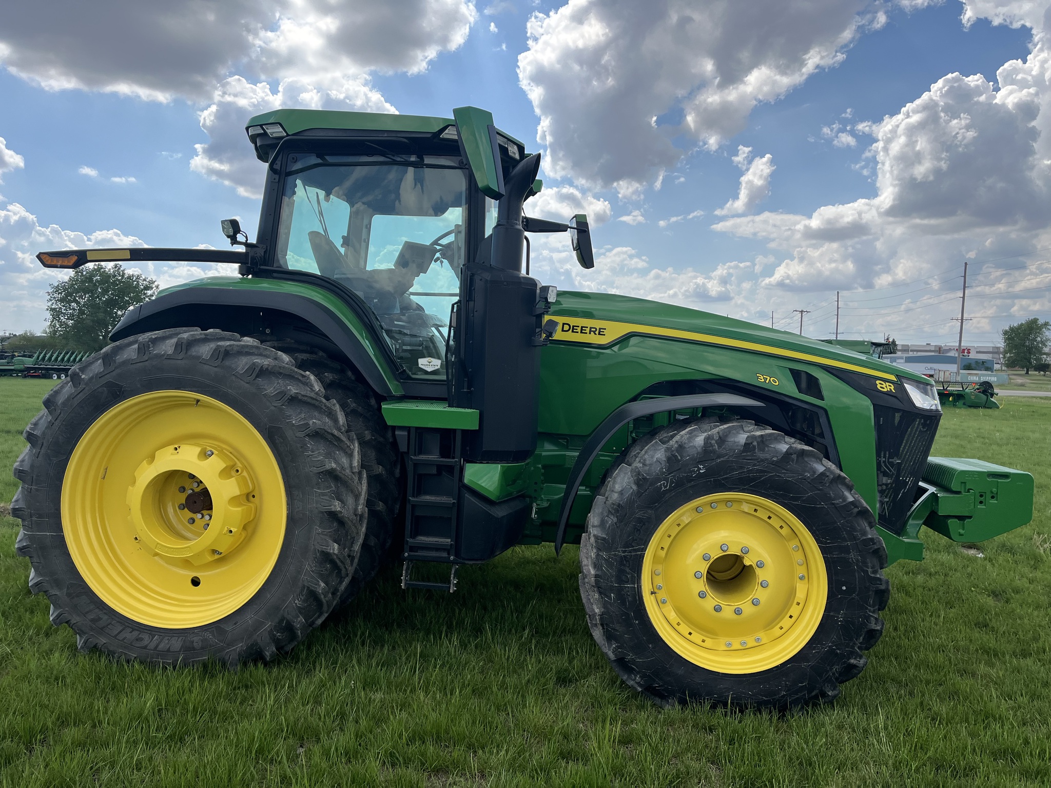  2023 John Deere 8R 370 at Heritage Tractor in Princeton, IL