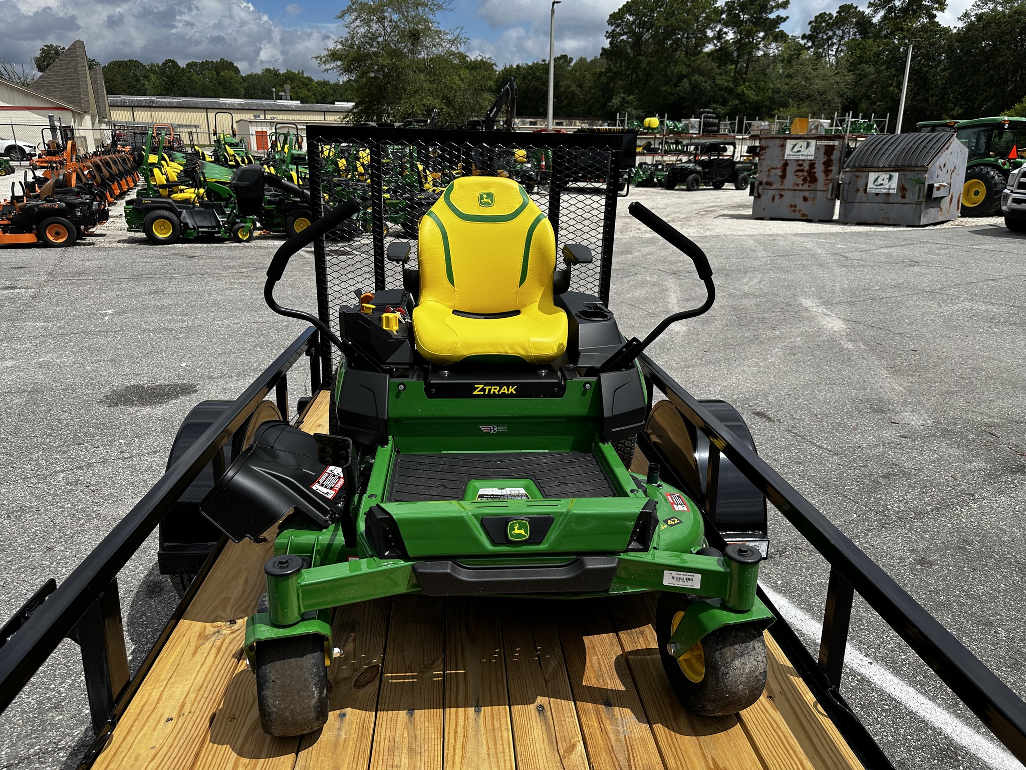 2025 John Deere Z320R Image 6