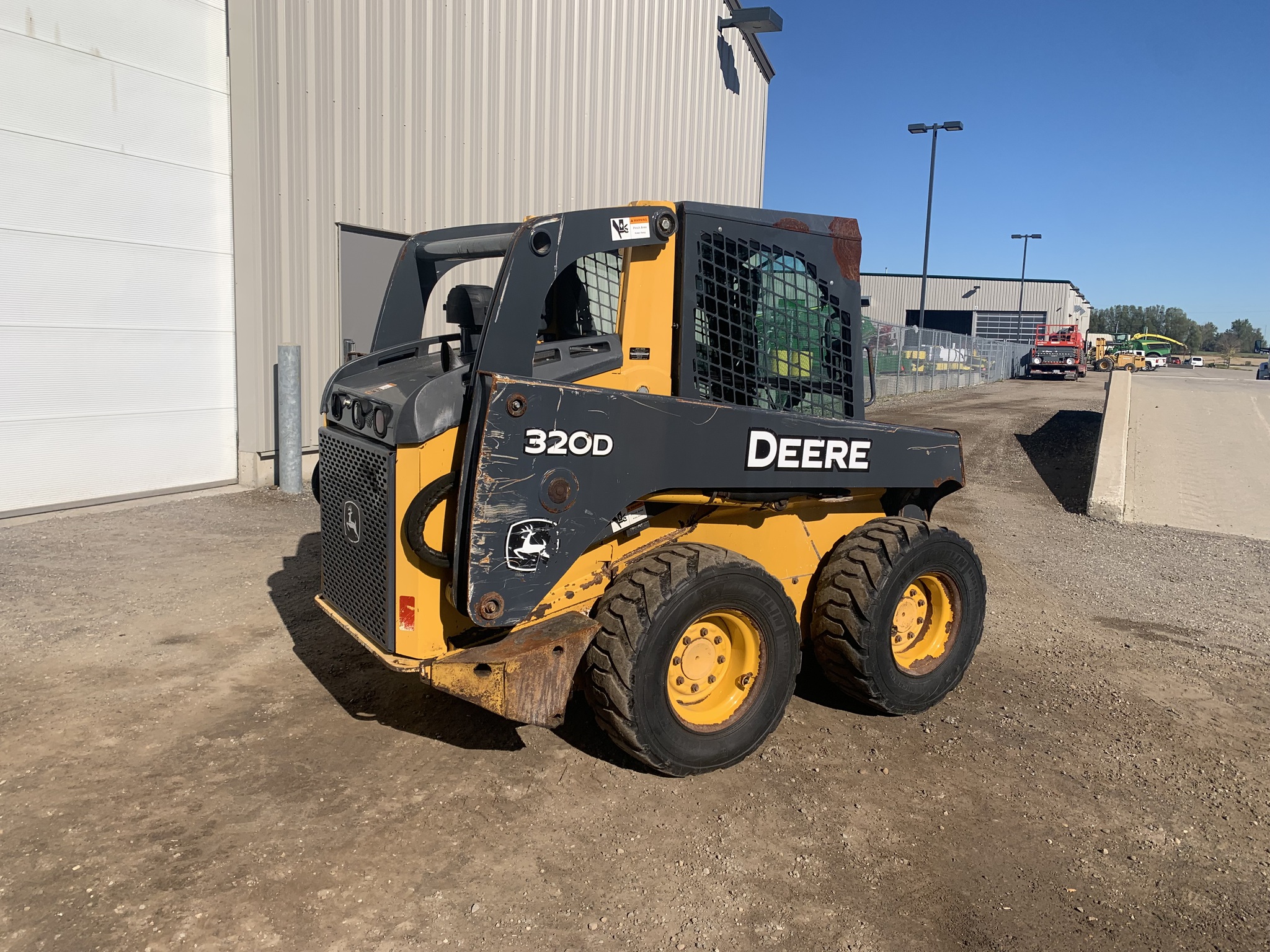2011 John Deere 320D Image 2