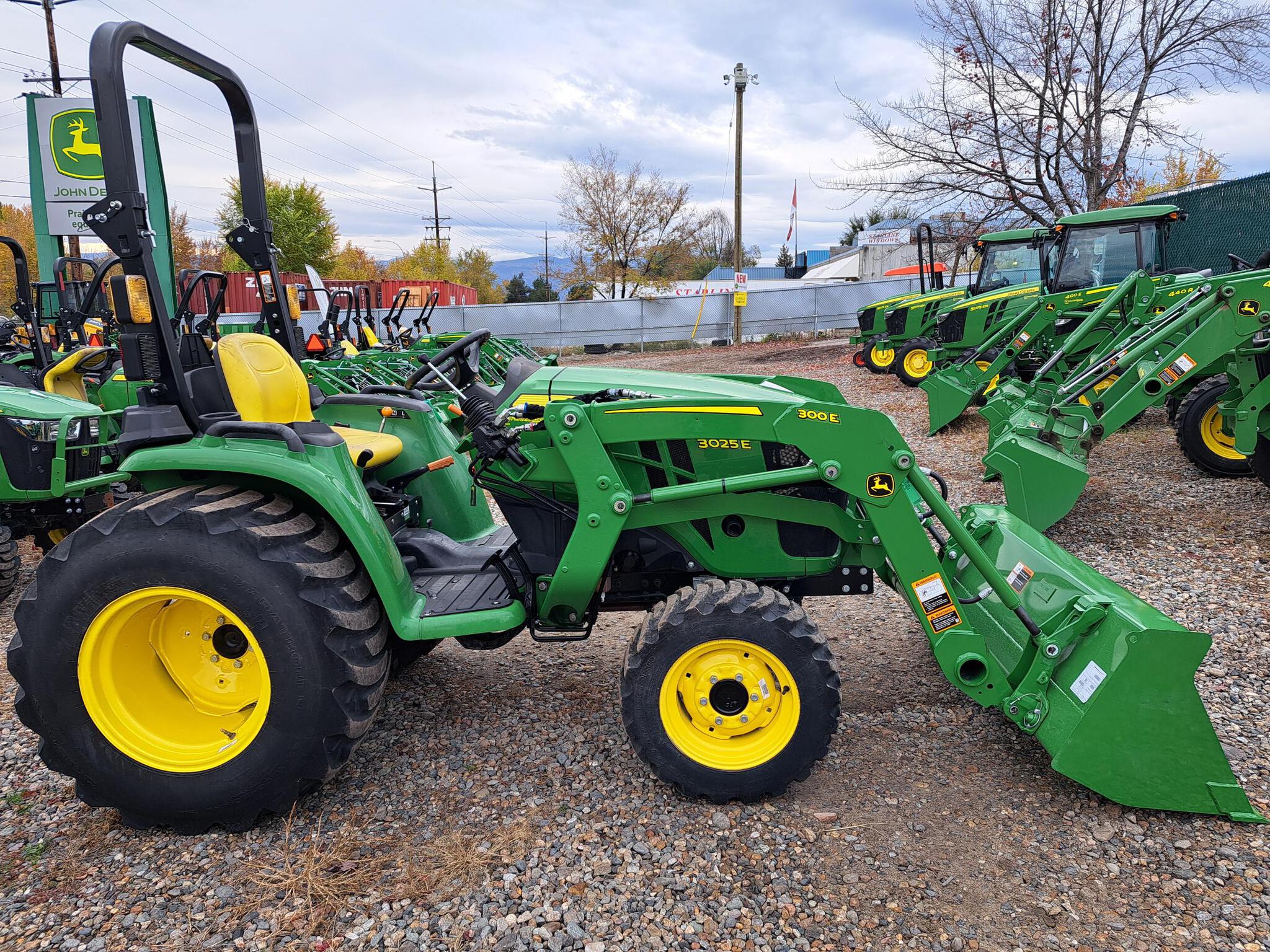 2023 John Deere 3025E Image 1