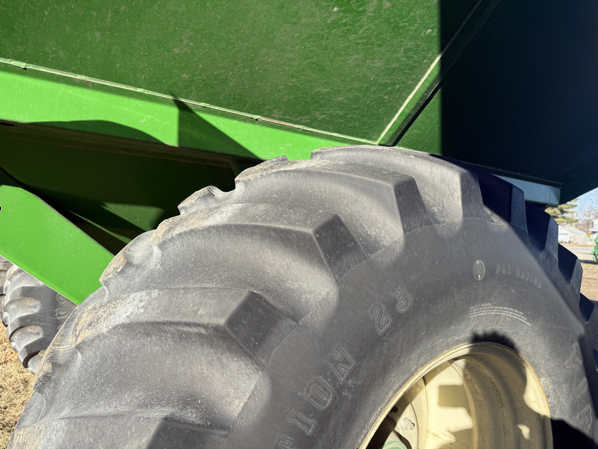 2009 Unverferth 7250 at Heritage Tractor in Pontiac, IL