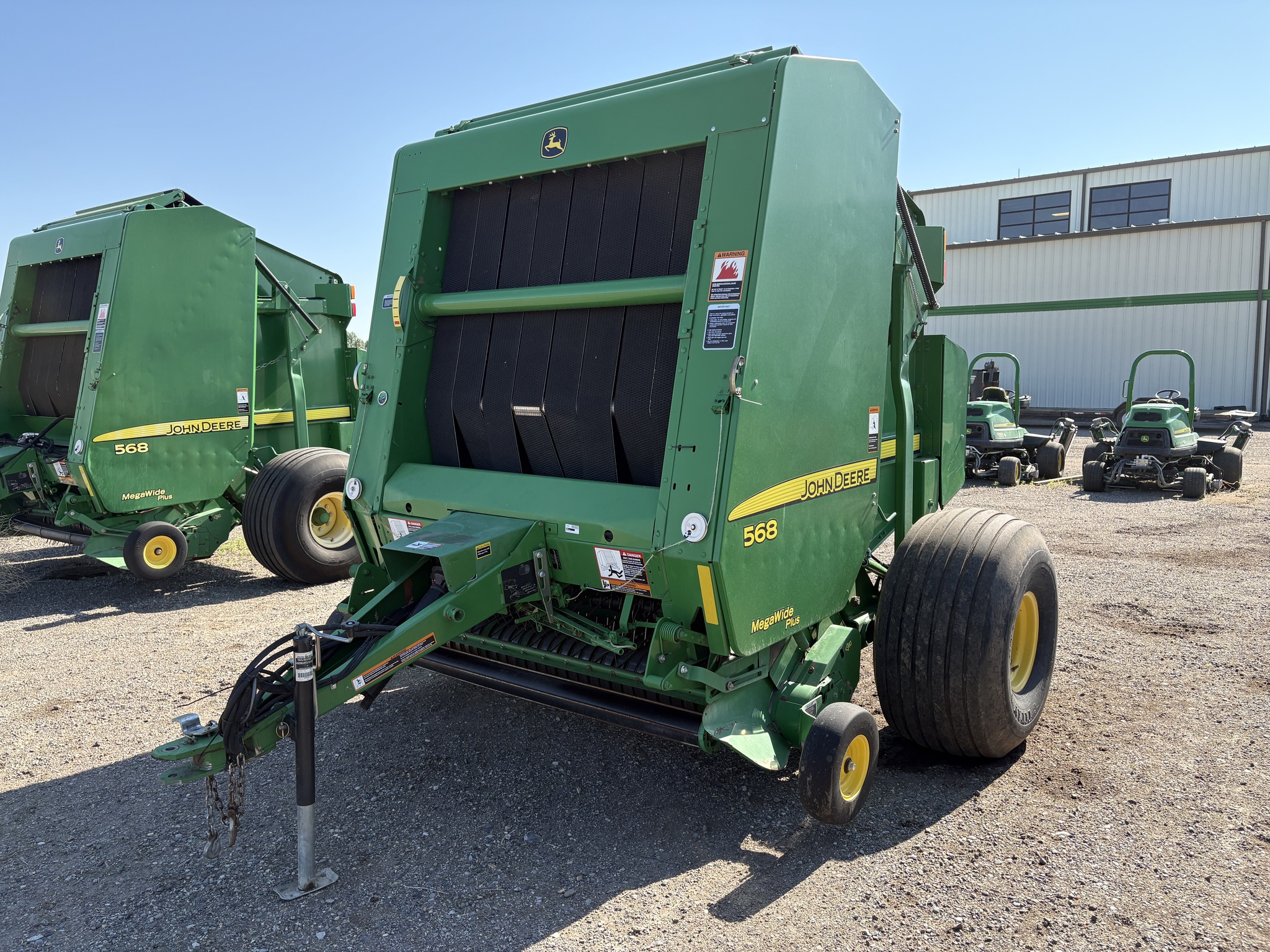 2011 John Deere 568 Image 1