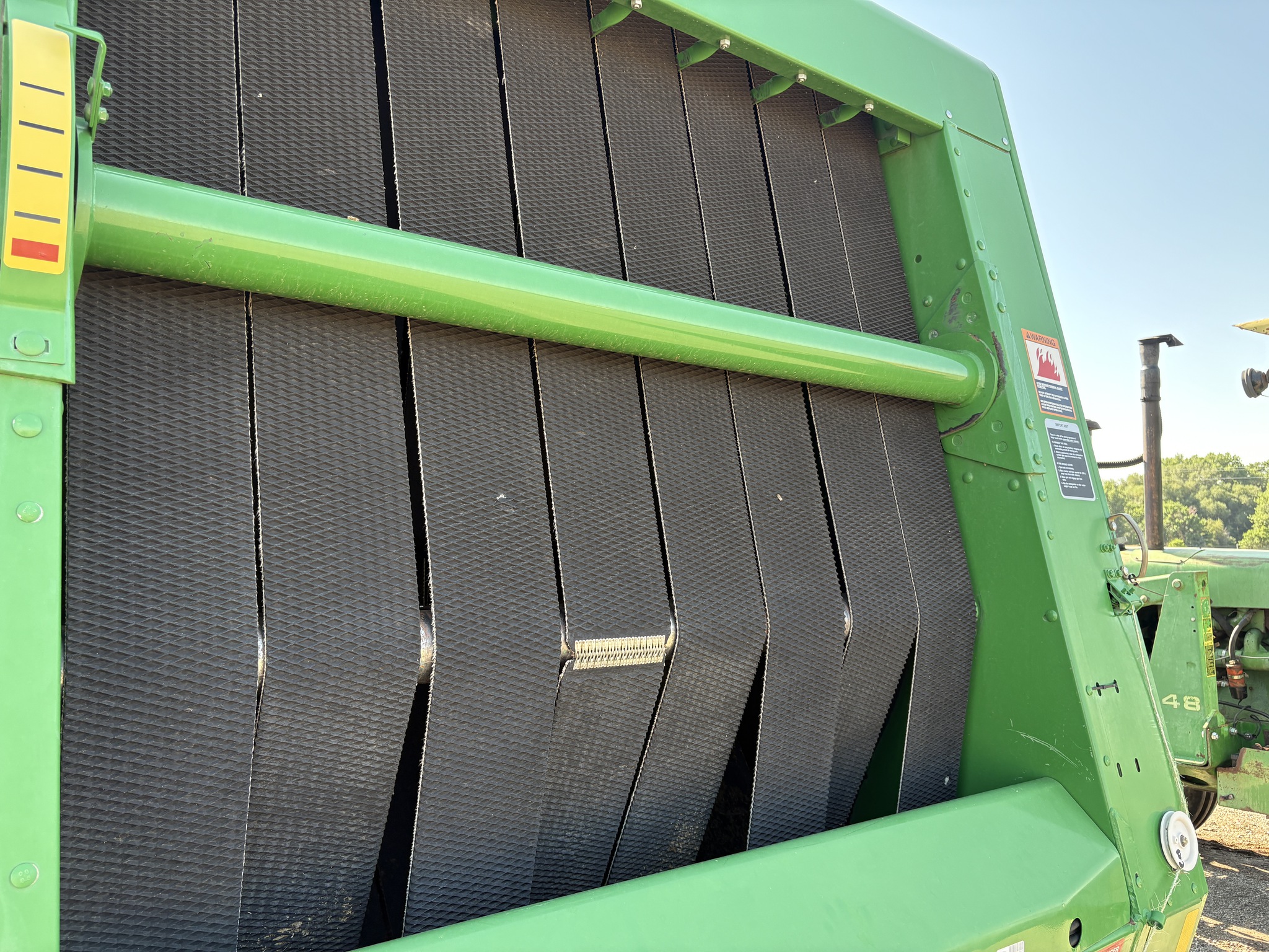 2011 John Deere 568 Image 6