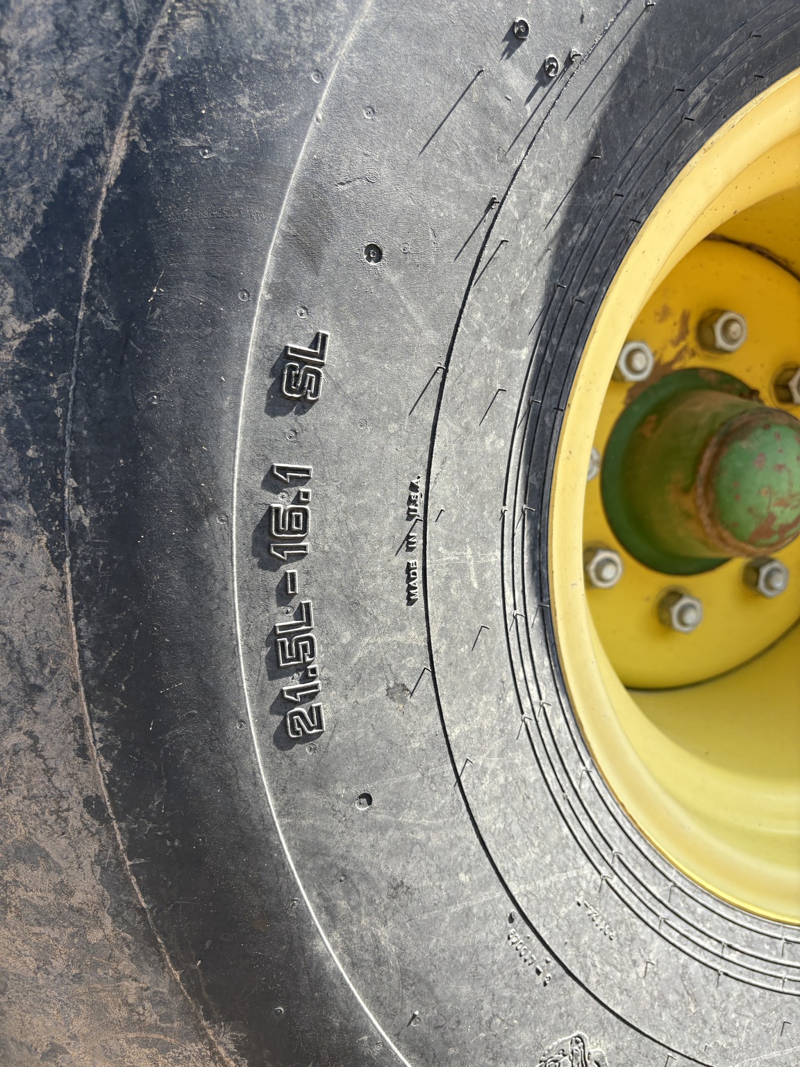 2011 John Deere 568 Image 17