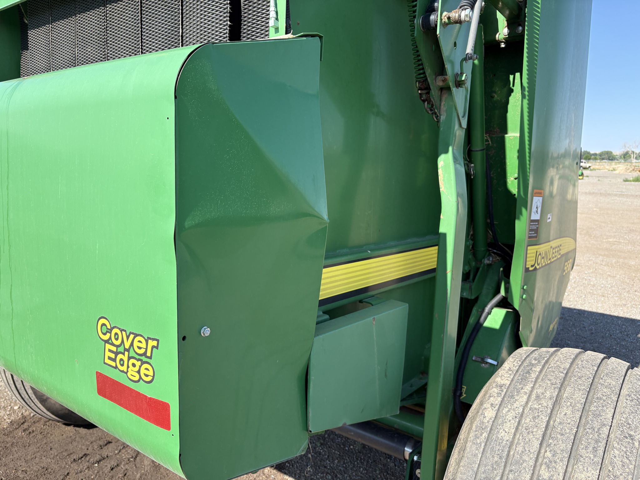 2011 John Deere 568 Image 21