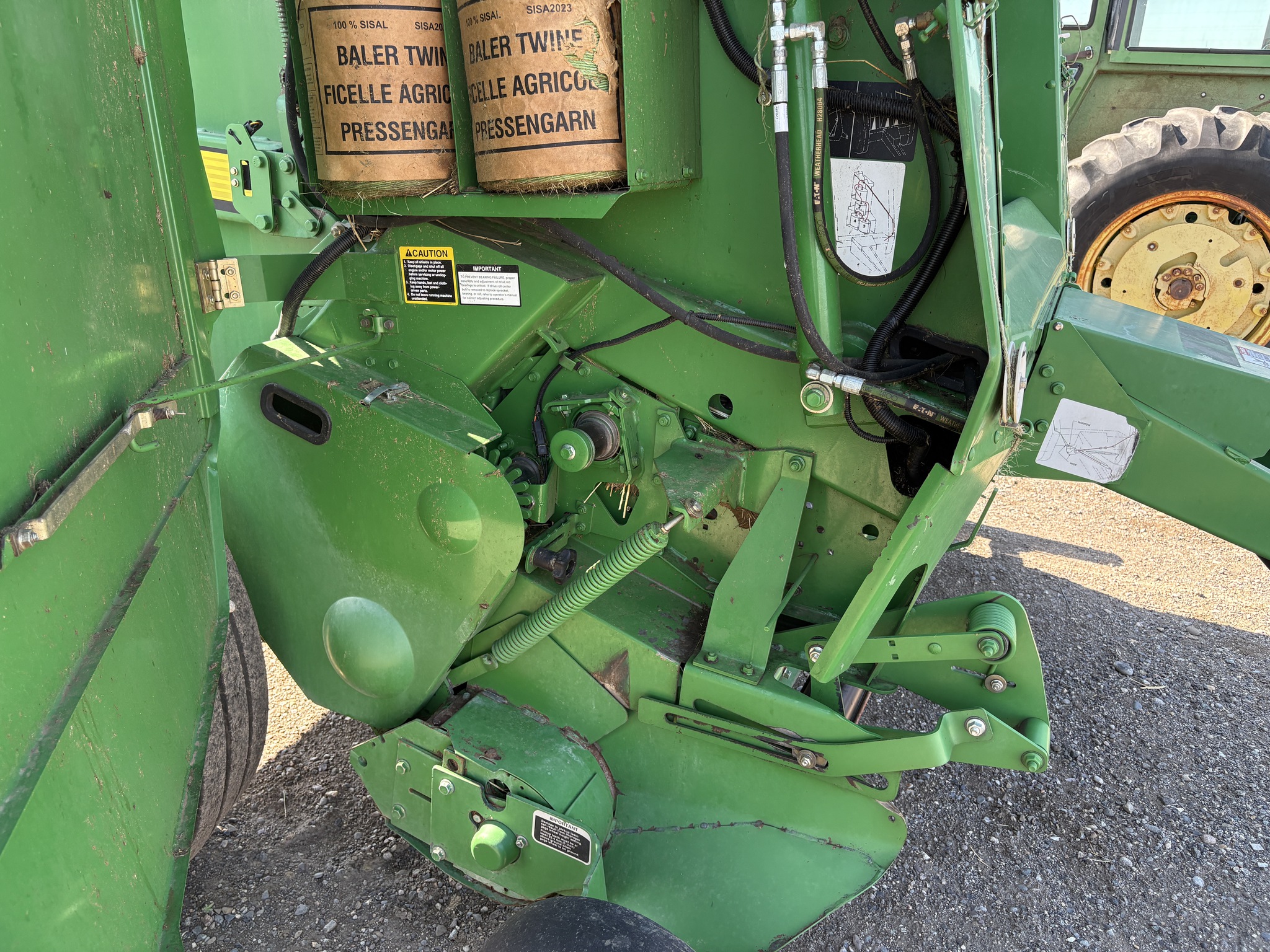 2011 John Deere 568 Image 26