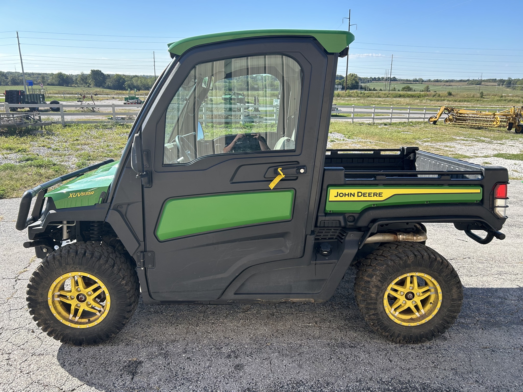  2024 John Deere XUV 835R at Heritage Tractor in Rogersville, MO