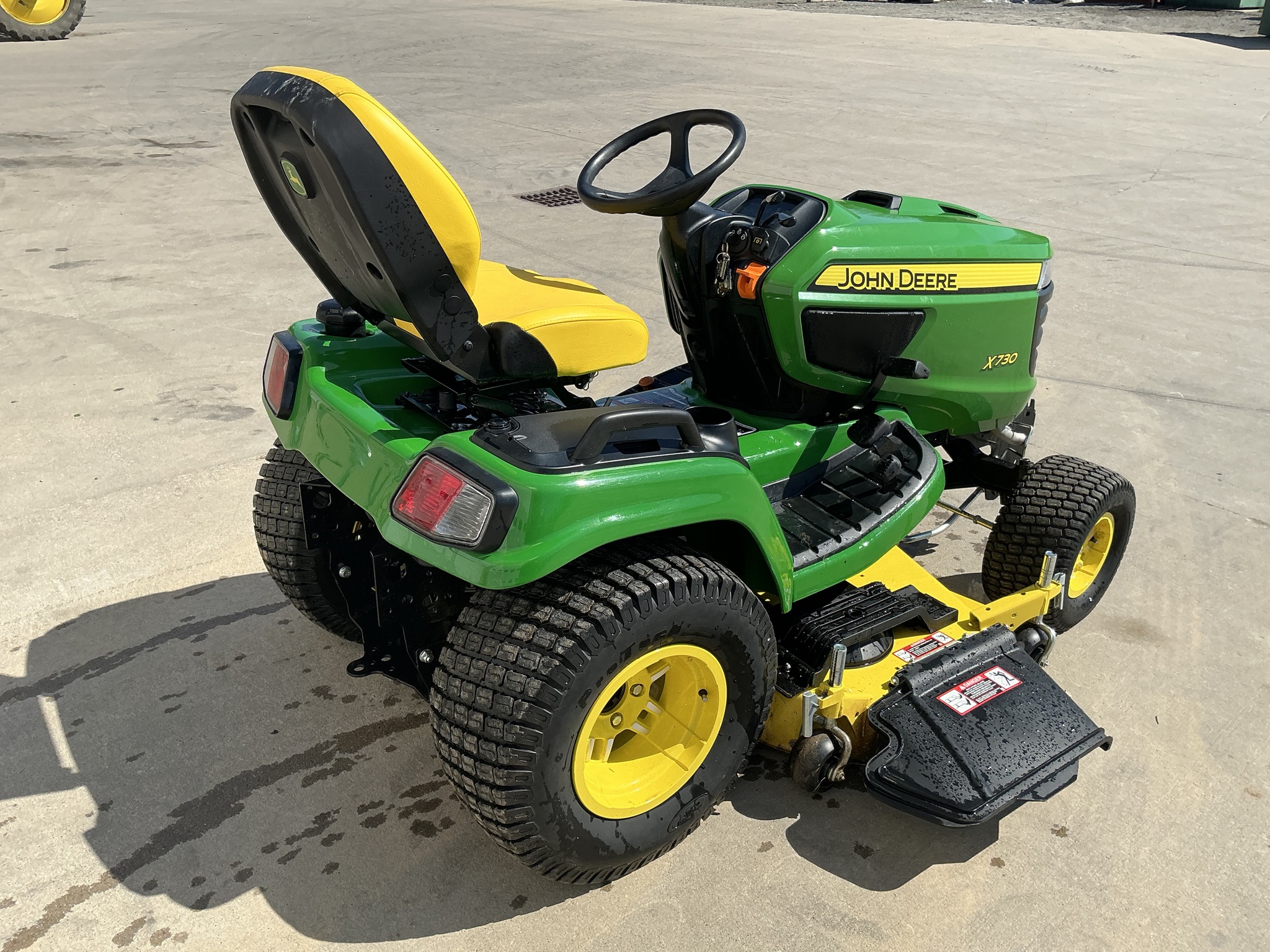 2021 John Deere X730 Image 6