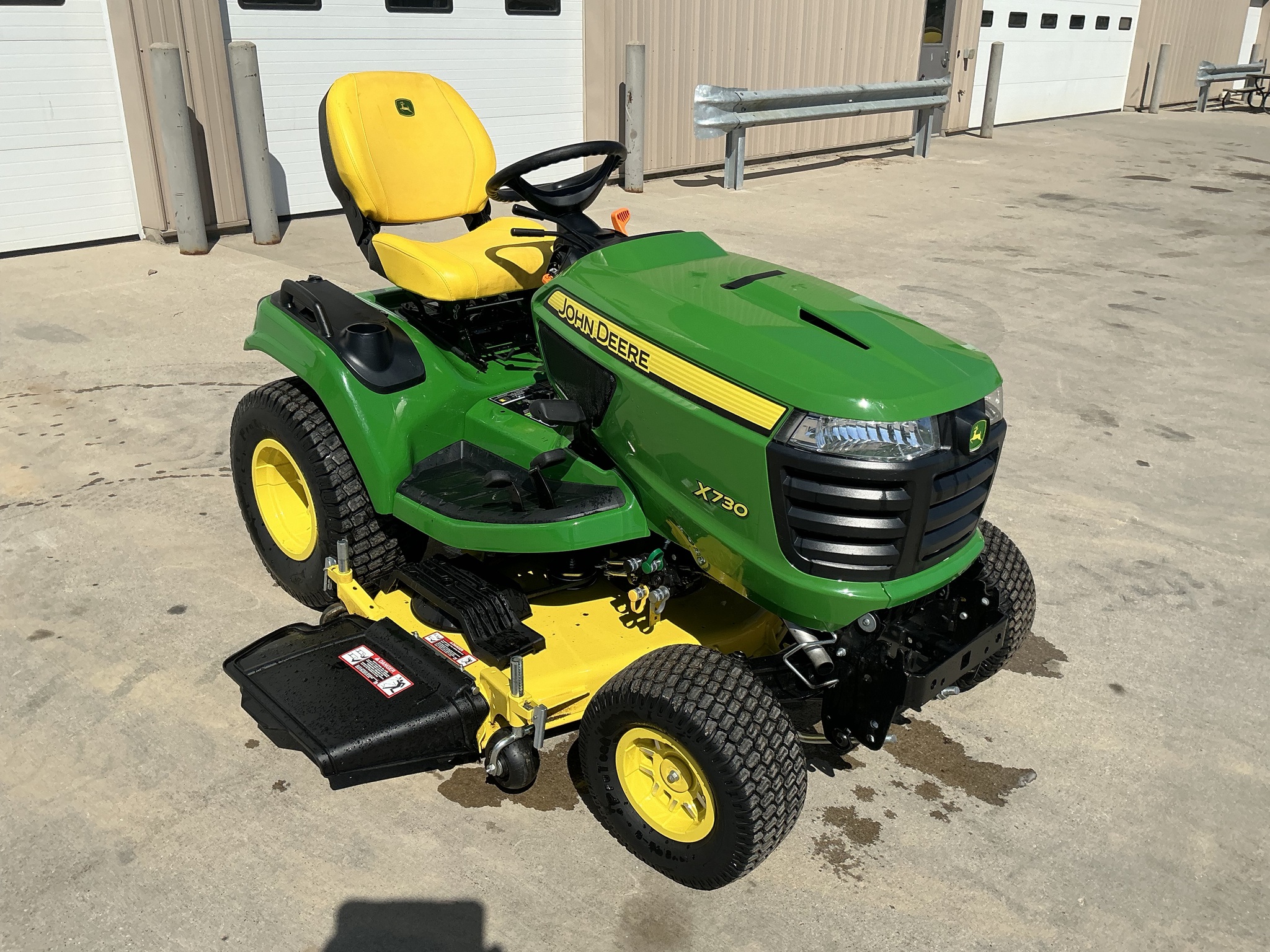 2021 John Deere X730 Image 1