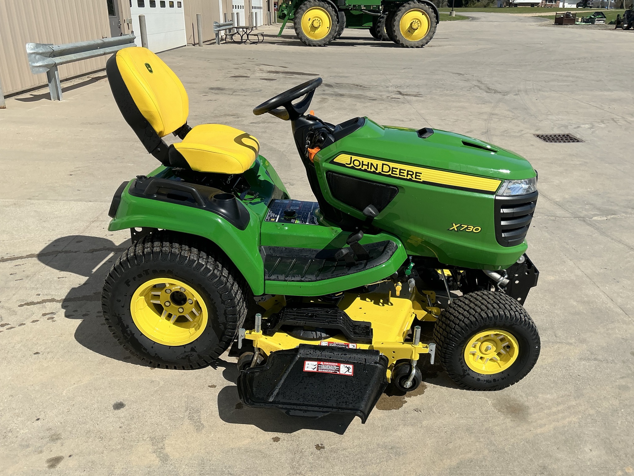 2021 John Deere X730 Image 7