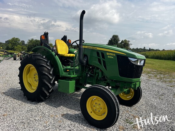 Photo of 2022 John Deere 5055E