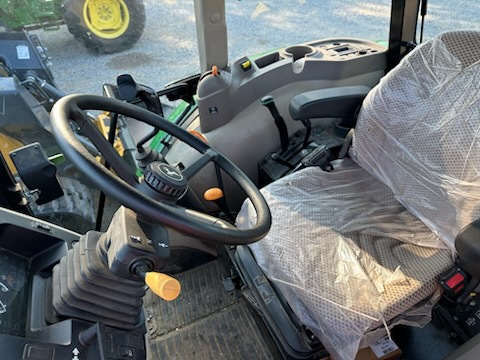 2018 John Deere 5055E Photo 7