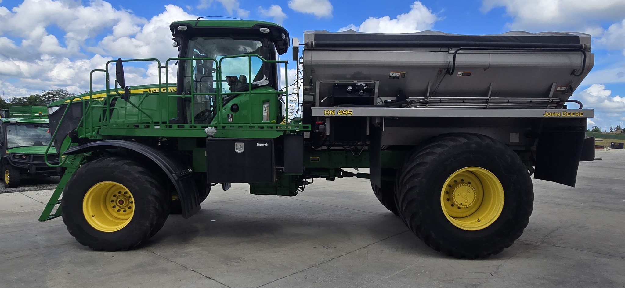 2021 John Deere F4365 Image 3